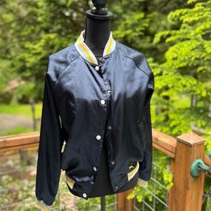 Vintage Women’s Puma Polyester/Satin Bomber Jacket - Navy Blue - size medium